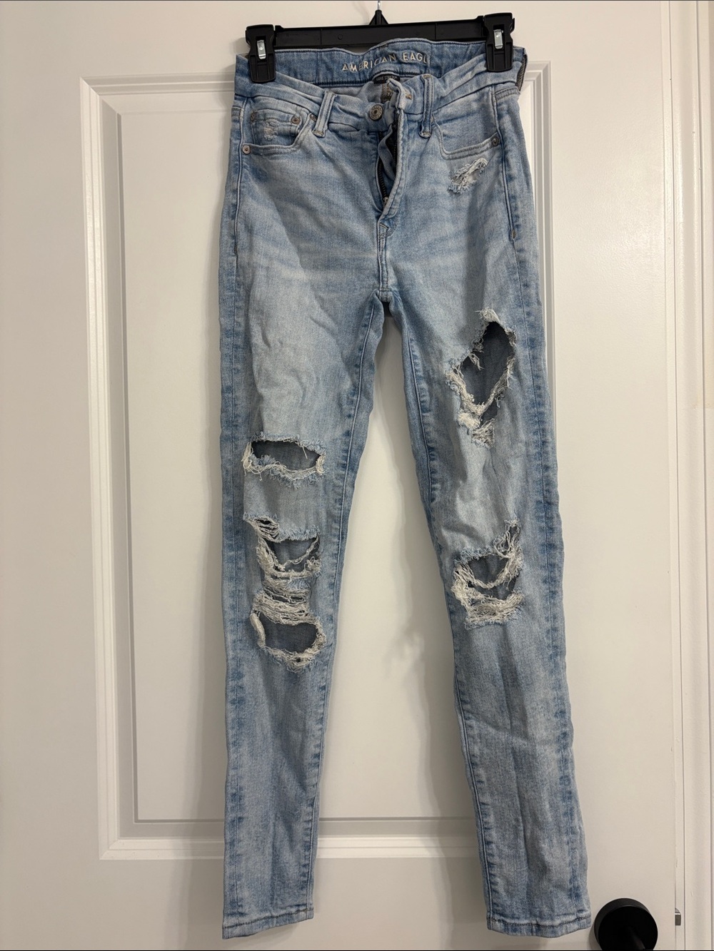 American Eagle Outfitters Light Wash Ripped Skinny Jeans